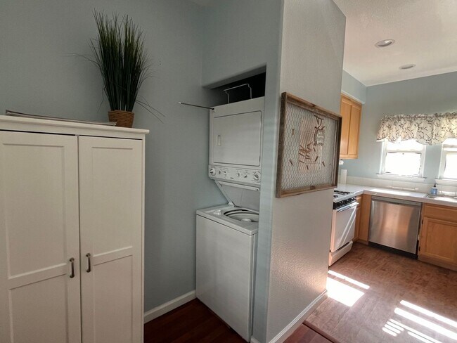 Foto del edificio - 536 Margie Pl