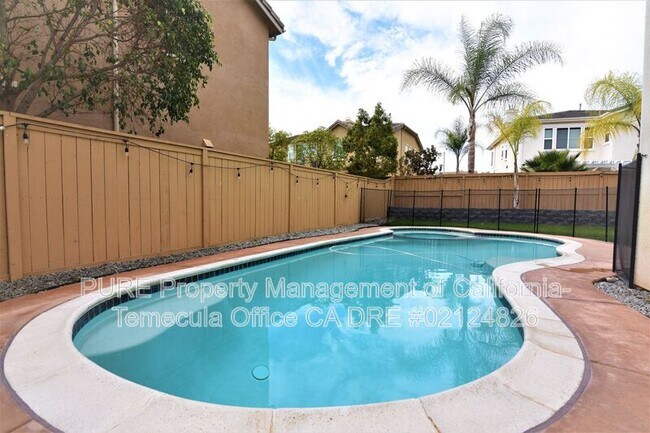 Foto del edificio - 3733 Lake Park Rd