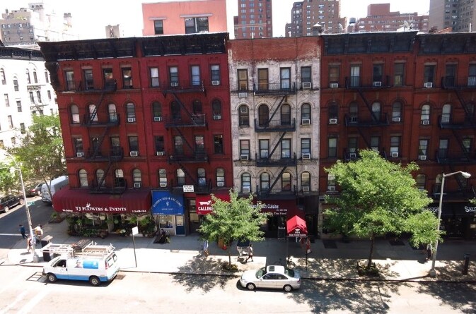 Primary Photo - 1575 York Ave