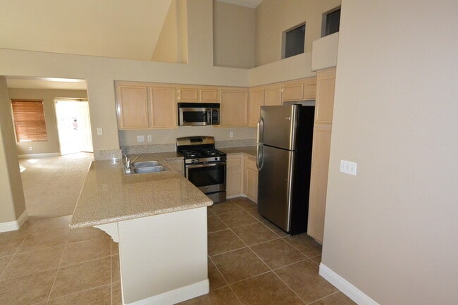 Building Photo - SINGLE STORY 3 BED 2 BATH 3 CAR GARAGE IN ...