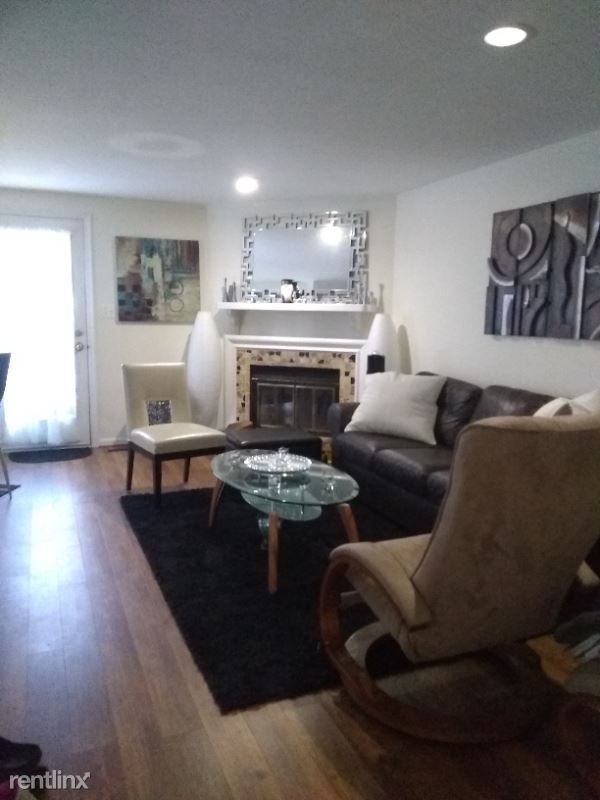 Building Photo - 2 br, 2.5 bath Townhome - 20213 Ravensdale Ct