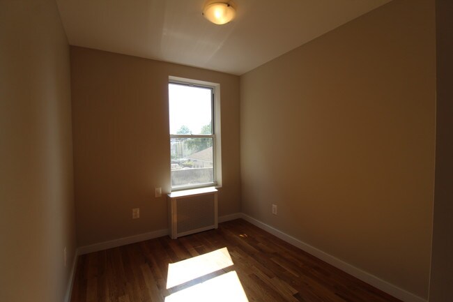 Foto del edificio - 4459 Richardson Ave