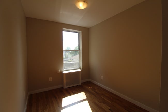 Building Photo - 4459 Richardson Ave