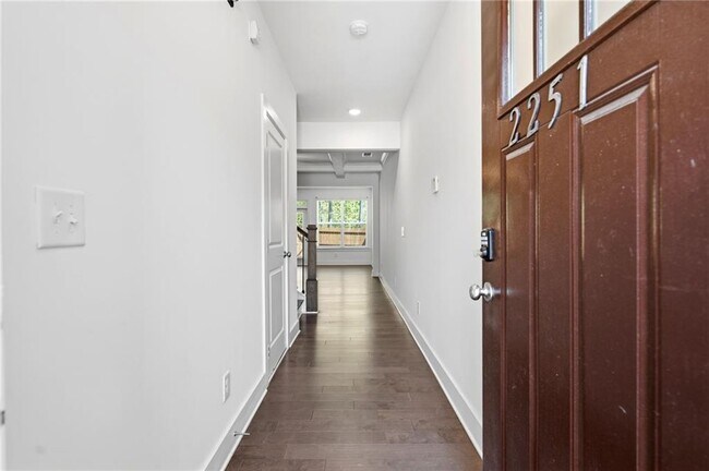 Foto del edificio - 2251 Mulsanne Dr