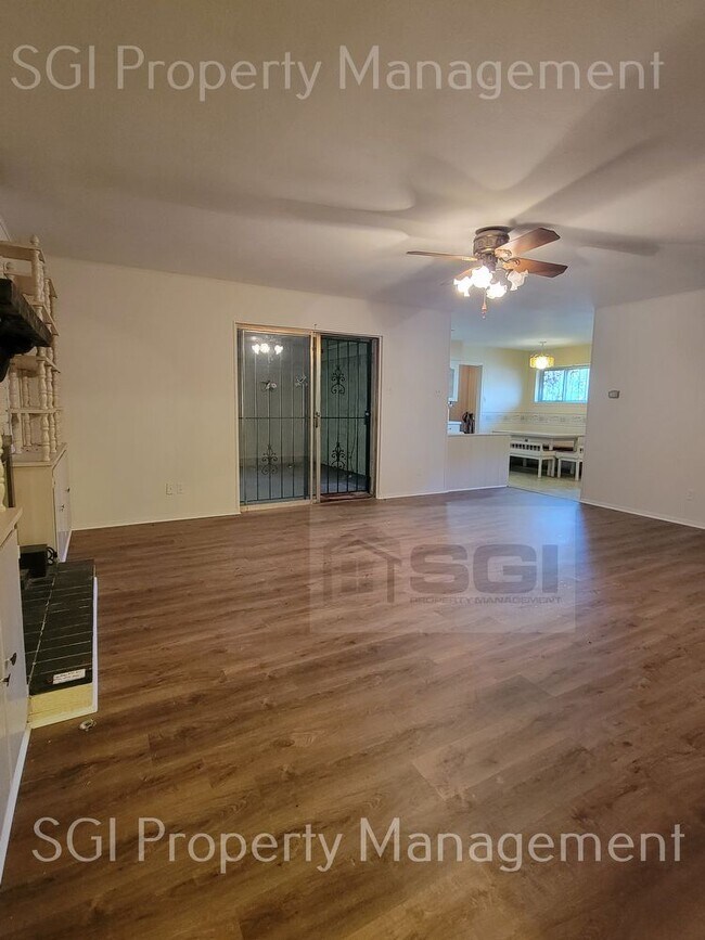 Building Photo - Fantastic Location in Casa Linda area in w...