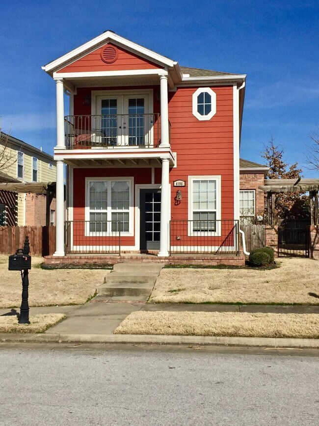 Foto del edificio - 3 Miles From the UofA!! Beautiful 3 Bedroo...