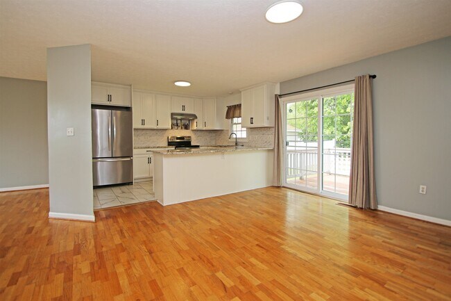 Building Photo - 235 Quail Run Dr