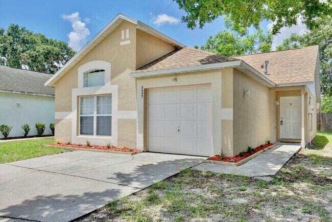 Building Photo - Beautiful 3/2 Home Recently Remodeled with...