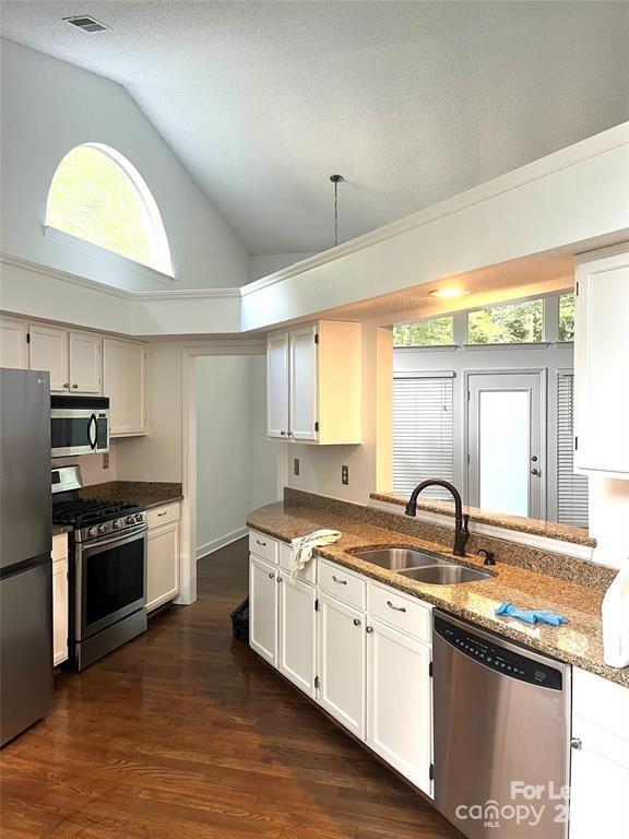 Building Photo - 3412 Armitage Dr