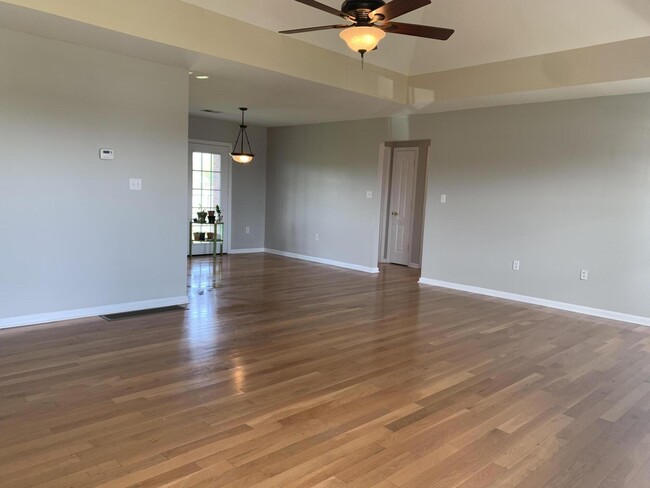 Building Photo - 1204 Cava Ct