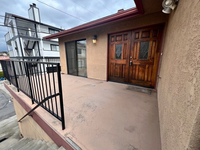 Photo - Grand Ave Barakat Apartment