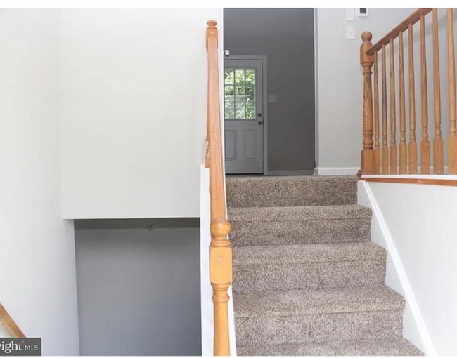 Building Photo - 382 Paul Dr