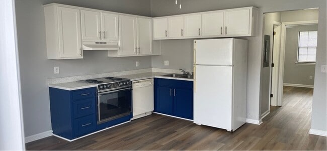 Photo - 1229 Continental Ct Townhome