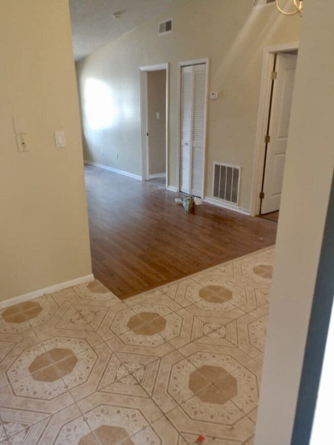 Foto del edificio - 6354 Shannon Pkwy