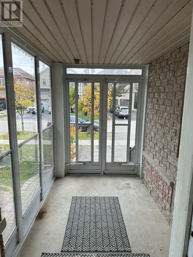 Building Photo - 544 Matisse Pl