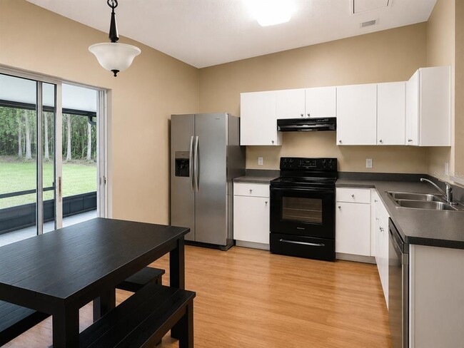 Building Photo - 13960 SW 71st Ln