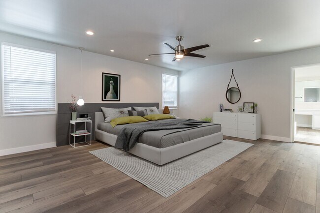 Foto del edificio - Stunning 3BD/3BA W/ Large Backyard | Prime...