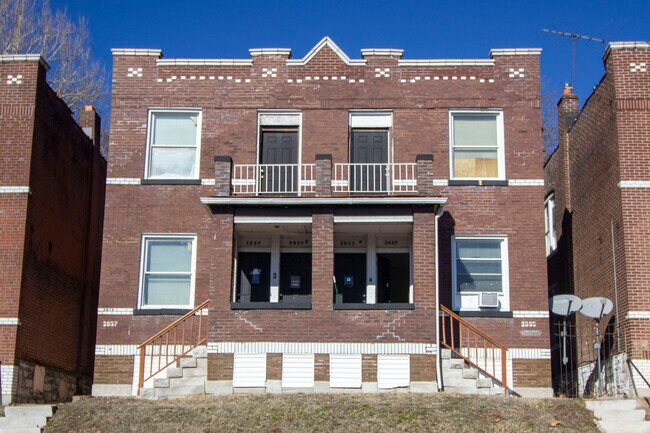 Building Photo - 2835 Miami St