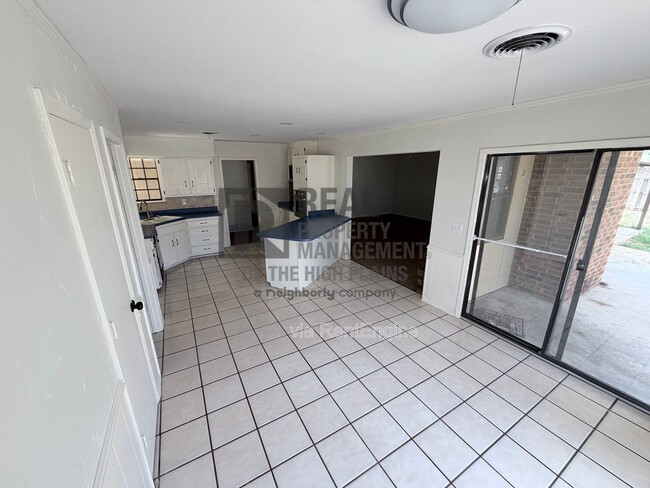 Building Photo - 6508 Drexel Rd