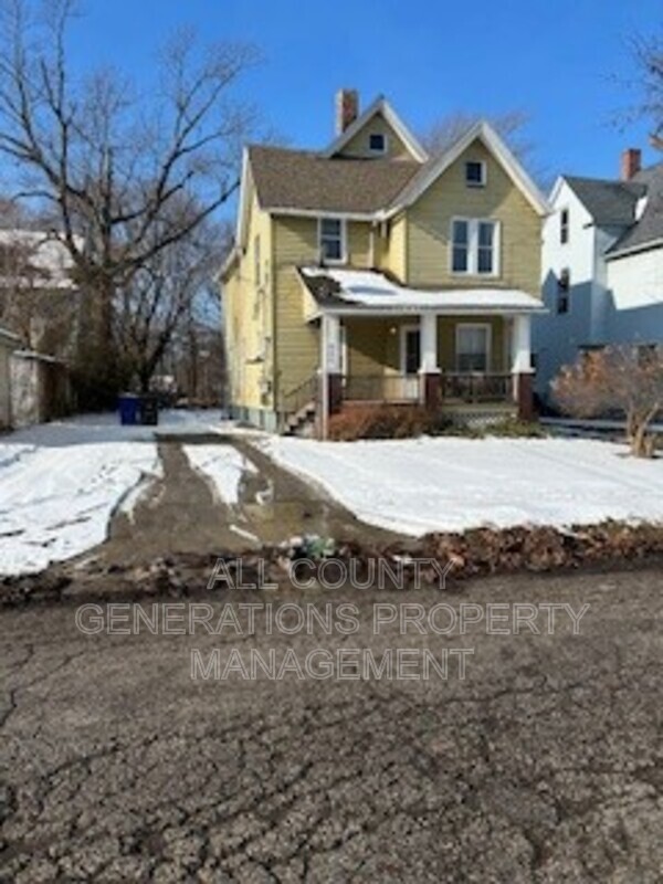 Primary Photo - 844 E 154th St