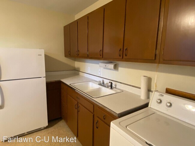 Building Photo - 2 br, 1 bath House - 1321 S. State St.