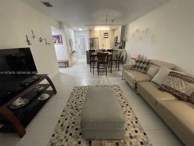 Foto del edificio - 5103 NW 35th St