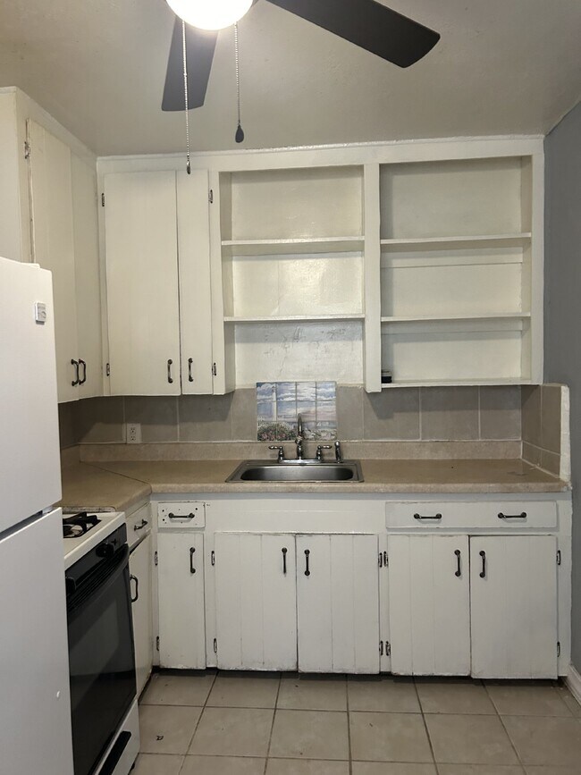 Foto del edificio - 3312 Harrison Ave