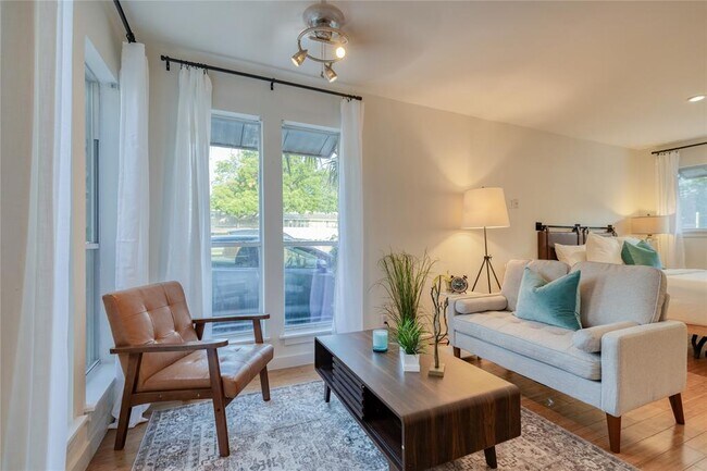 Foto del edificio - 2526 Durwood St