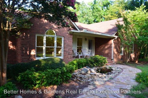 Building Photo - 869 Lake Royal Dr