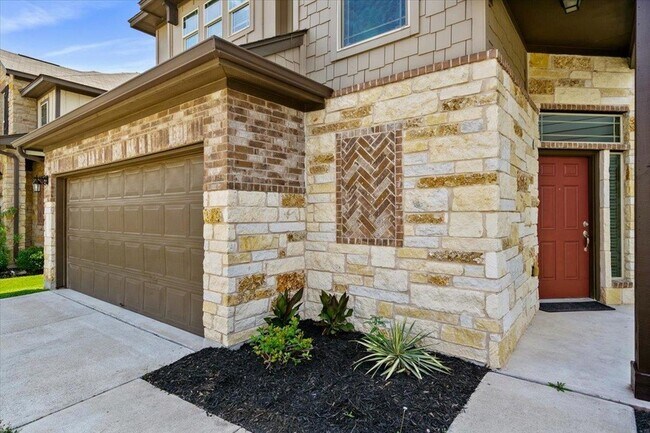 Building Photo - 9413 Tanager Way