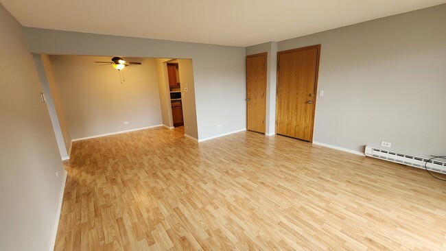 Building Photo - 5117 N East River Rd