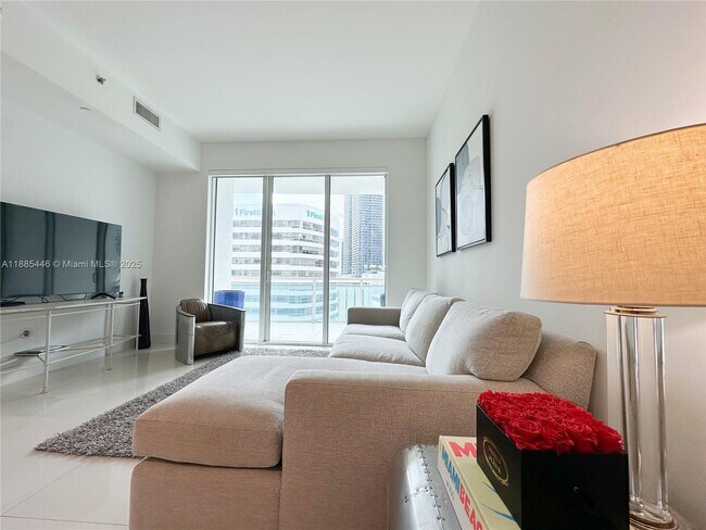 Foto del edificio - 950 Brickell Bay Dr