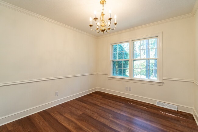 Building Photo - 4718 Rembert Dr