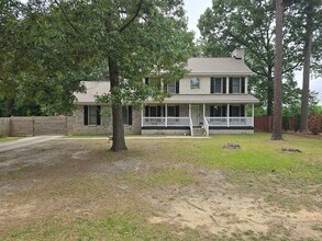 Building Photo - 111 Greentree Dr