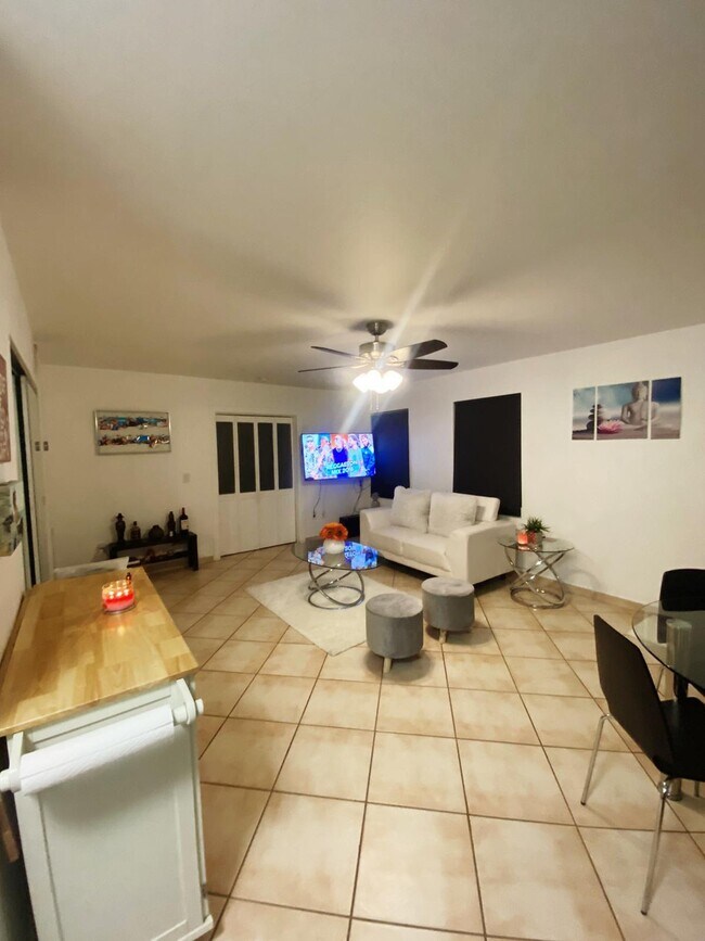 Sala de estar - 225 South Dr