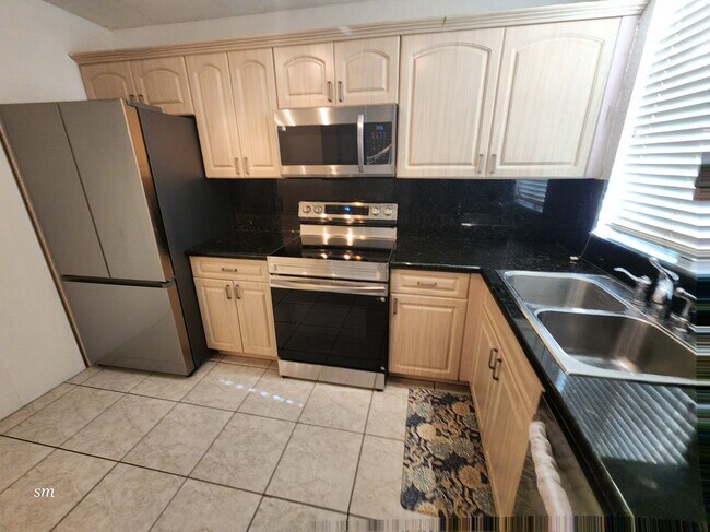 Building Photo - 119 Hidden Ct Rd