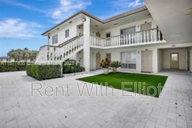 Photo - 5420 Hollywood Blvd Apartment