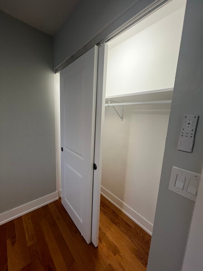 Foto del edificio - 1041 Cove Dr