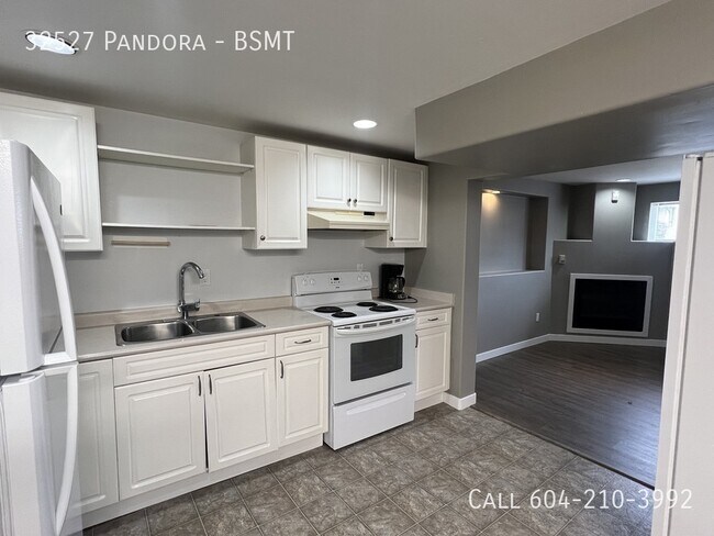 Photo du bâtiment - Spacious Suite-Great Price!