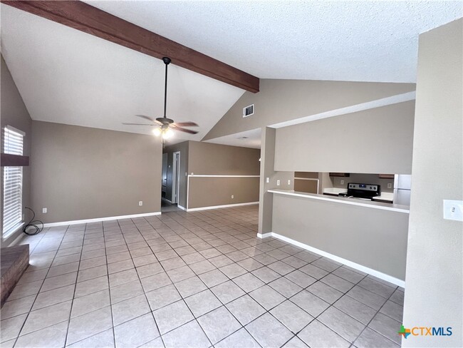 Building Photo - 521 Riverside Dr