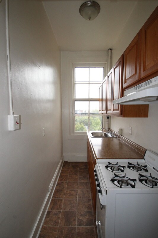 Foto del edificio - 213 W Lanvale St