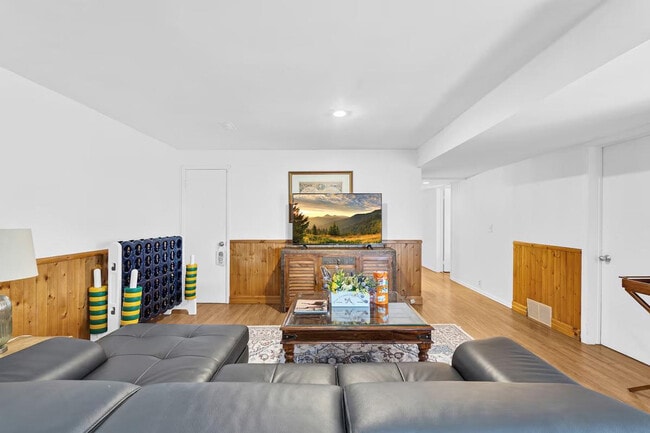 Building Photo - 707 Northumberland Heights Rd