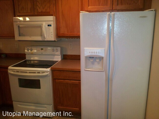 Building Photo - 2 br, 2.5 bath House - 4043 ELIZA AVE #103