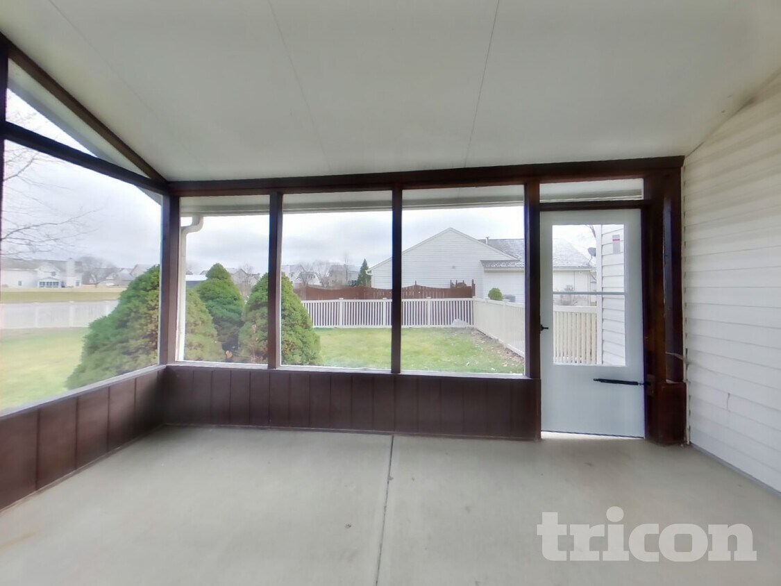 Foto del edificio - 1197 Kinross Dr