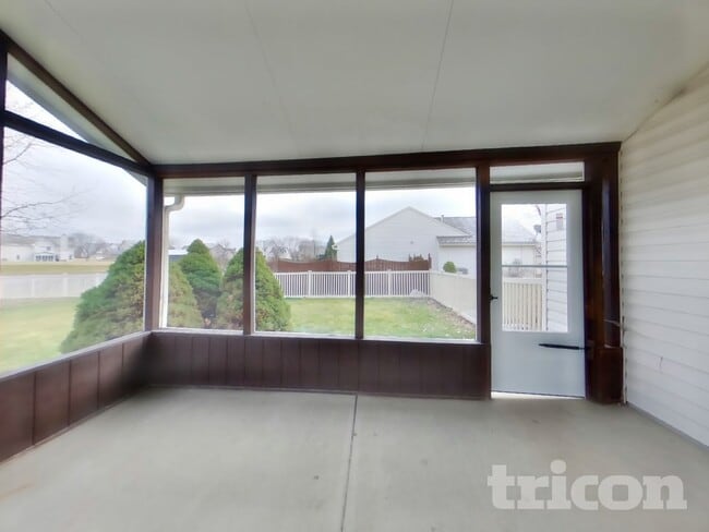 Foto del edificio - 1197 Kinross Dr