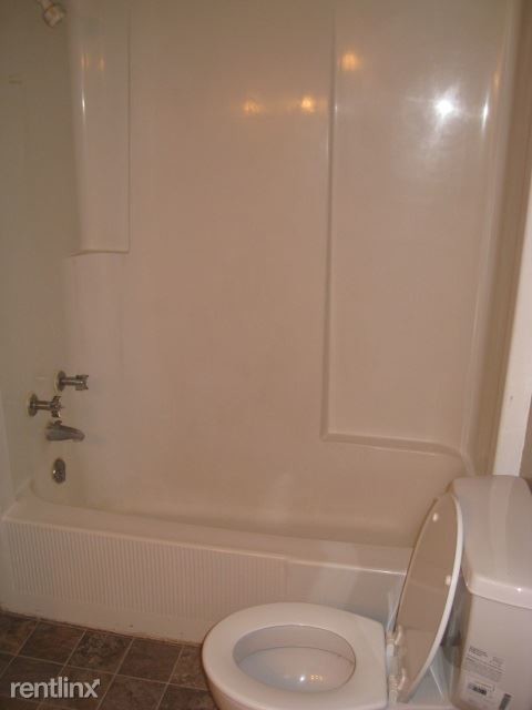 Building Photo - 1 br, 1 bath  - 331 S Lucas St Apt E