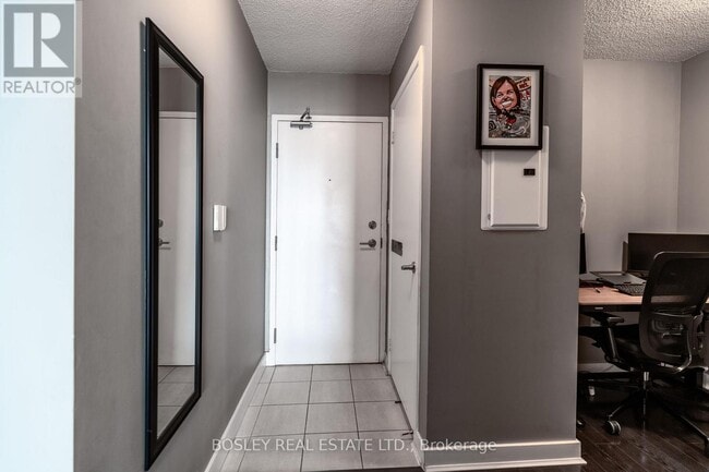 Building Photo - 11 Brunel Ct