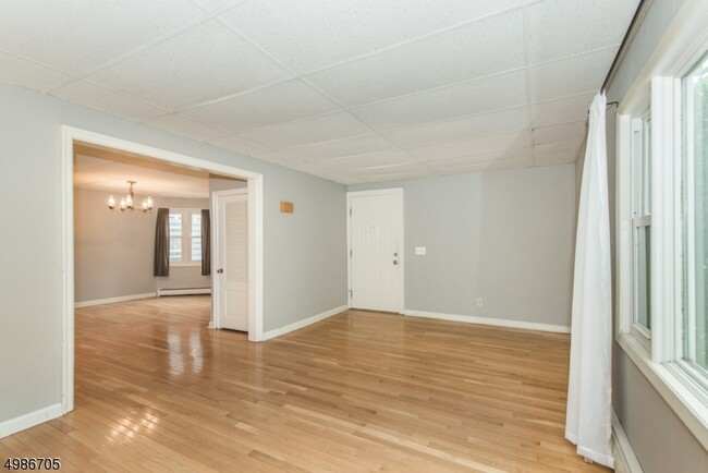 Building Photo - 461 Belleville Ave