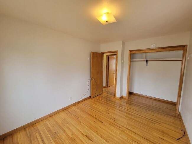 Foto del edificio - 4 Bed 2 Bath house for Rent!