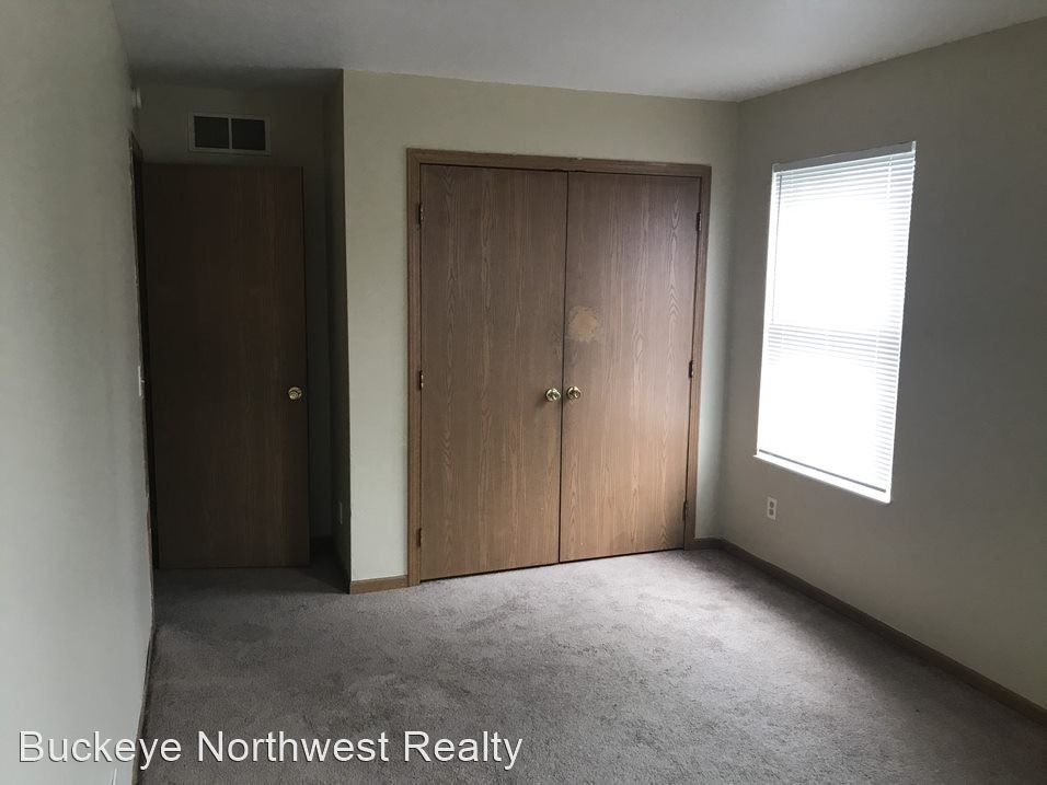 Foto del edificio - 4 br, 1.5 bath House - 401 Sherman St.